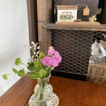 モモノキ - 色々な雑貨を眺めるのも楽しいです