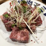新潟厚切肉 焼肉マミレ 新潟弁天本店 - 牛アゴ　これが安くて美味い