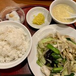 中華料理 華景園 - イカ野菜黒胡椒炒め