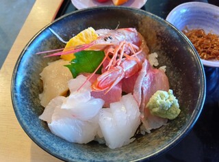 萬八屋 - 海鮮丼