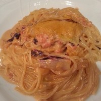 イル ビッライオ - 生雲丹とルッコラ(この日はチコリー)のクリームパスタ。