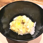 温石 - ハマグリの出汁を使った玉丼