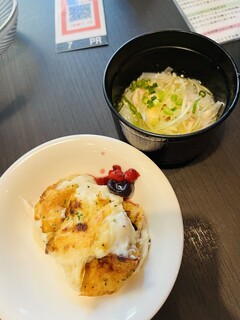 ブッフェ アンド カフェ ラ マレーア - フォーとマッシュポテトという謎の組み合わせw