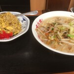 佐賀ラーメン 喰道楽 - ミニチャーハン、やさいラーメン