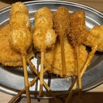 Sakaba Jihei - 串揚げ（豚串カツ、蓮根、うずら、カマンベールチーズ）