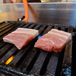 焼肉・ホルモン名嘉真 - アグー豚バラ
