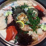 寿楽 - 刺身の盛り合わせも、すべて天然物！　満足です～