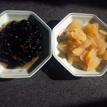 寿楽 - おせちの定番の、数の子と黒豆