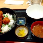 Wada sen - 醤油カツ丼　１２５０円＋ご飯大盛り１００円
