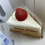 パティスリーランド - 料理写真:イチゴのショートケーキ