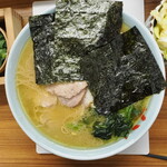 家系ラーメン 近藤家 - チャーシューメン　中盛