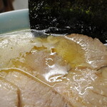 家系ラーメン 近藤家 - 鶏油がたくさん