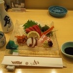 Sakae Sushi - お造り盛り合わせ ＆　燗酒