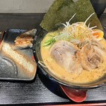 味噌とんこつらーめん まる - 