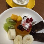 ガスト - プリンアラモード૮ • ·̫ • ა450円税込ﾌﾗｽアイス100円税込トッピング⟡.·