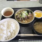 食い処 一九 - 料理写真:もつ煮定食（600円）