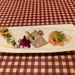 京町洋風食堂 テロン - 菜の花キッシュ、コンフィ、スモークサーモンの前菜