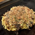 Moegi - 今宵の一発目の「お好み焼き」b(ˊᗜˋ*)❑””
      初のモダン焼き、麺がカラッとしてて小麦のうまさがჱ̒ (^O^)