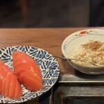 Moegi - 「スライストマト」塩味のみのトマトの甘さがうまい
      「ポテサラ」(⊙ꇴ⊙)!!!めちゃうまい！
      これは1人で来てもアリなアテやなヽ(●´∀`)ﾉ゜