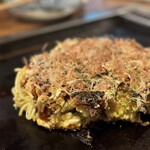 Moegi - 「モダン焼き」 豚･イカのホクホク おいしいお好み焼き！
そばは素焼きされたシンプルな小麦の美味しさか広がる麺
ソース控えめなのがめっちゃ美味しさを引き立たせる！