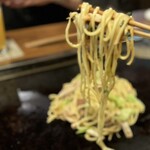 Moegi - 梅しそ塩焼きそば
      ピントずれるほど、感動の1品
      
       (*´ч`*) ｳﾝﾏッ！