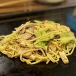 Moegi - 「梅しそ塩焼きそば」 ( 'ﾛ')/'ﾛ')/'ﾛ')/'ﾛ')/うまｰｰｲ!!!
      ソース物に片寄らないようにした1品やのに
      めっちゃサッパリで一瞬でなくなった(笑)