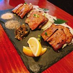 仙台牛タンと博多野菜巻き串の店 大舌賛 - 牛タン3種