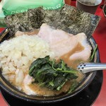 豚骨醤油ラーメン 王道家 - 