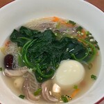 上海麺館 - 蓮子の実と豚ガツのスープと初一線麺