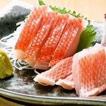 魚牛 - 金目鯛
漁師さんから直接仕入れた新鮮なお魚たち。その日美味しく食べられる鮮魚をご提供しています。