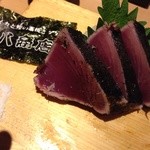 寅八商店 梅田店 - カツオの塩たたき1680円うましっ♫