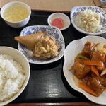 中国料理長城  - 酢豚定食　720円