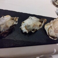 La Brianza - 牡蠣3種類食べ比べ(オプション)。広島の無人島の牡蠣、成長3段階を食べ比べました