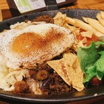 モクオラ　ディキシーダイナー - ご飯少なめでお願いしたけどお茶碗2杯半くらいあったかも。+ポテトで苦しい。タコミートとチーズがさみしかった。1300円は割高感ちょっとある感じ。