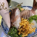 中国料理 旬輝 - 祝い鯛のやつ。でかっ！