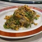 中国料理 旬輝 - 祝い鯛のを取り分け。量ハンパない。特製ダレかけて召し上がれ