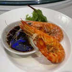 中国料理 旬輝 - 暴れ狂った車海老をスープでしゃぶしゃぶしていただきます。