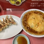 Marushin Hanten - 熟成豚肉ギョーザ¥470、天津飯¥900