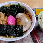 てっちゃん食堂 - 料理写真:ラーメン600円+ライス200円=800円