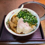 Takaidakei Chuukasoba Denbe - 極太麺としっかり効いた醤油。最近、こういう角煮に近いタイプでない、チャーシューが美味く感じる。