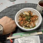 やきとりたけちゃん - R6.2.12 焼鳥丼+串一本分増量。初の2日連続テイクアウト ^ ^