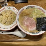 Doragon Shokudou - 味噌ラーメン+半チャーハンセット①