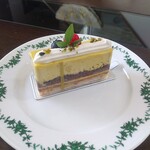 PATISSERIE MIWA  - ピスターシュ側面