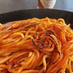 一番館 - イタリアンスパゲティー¥980内 ひっくり返すとお焦げが。これが良い。