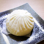 康華楼 - ふかひれ入り肉まん