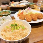 大かまど飯 寅福 - カキフライ定食と炊き込みご飯