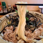 手打うどん 牛コロ 宮内 - 麺リフト。