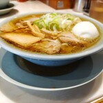 ちえちゃんラーメン - 中華そば(並) 900円、茹で卵 100円 ♪