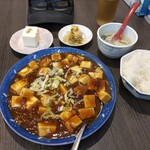 中国東北料理　美食村 - 麻婆豆腐&冷奴