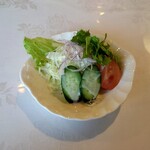 キッチン寿 - ◯サラダ
味わいの良いシーザーサラダドレッシングとなる
手作りかは不明❔

ちなみにこのおっさん
キューピーのシーザーサラダドレッシングは
クドくて嫌いなんだよねえ